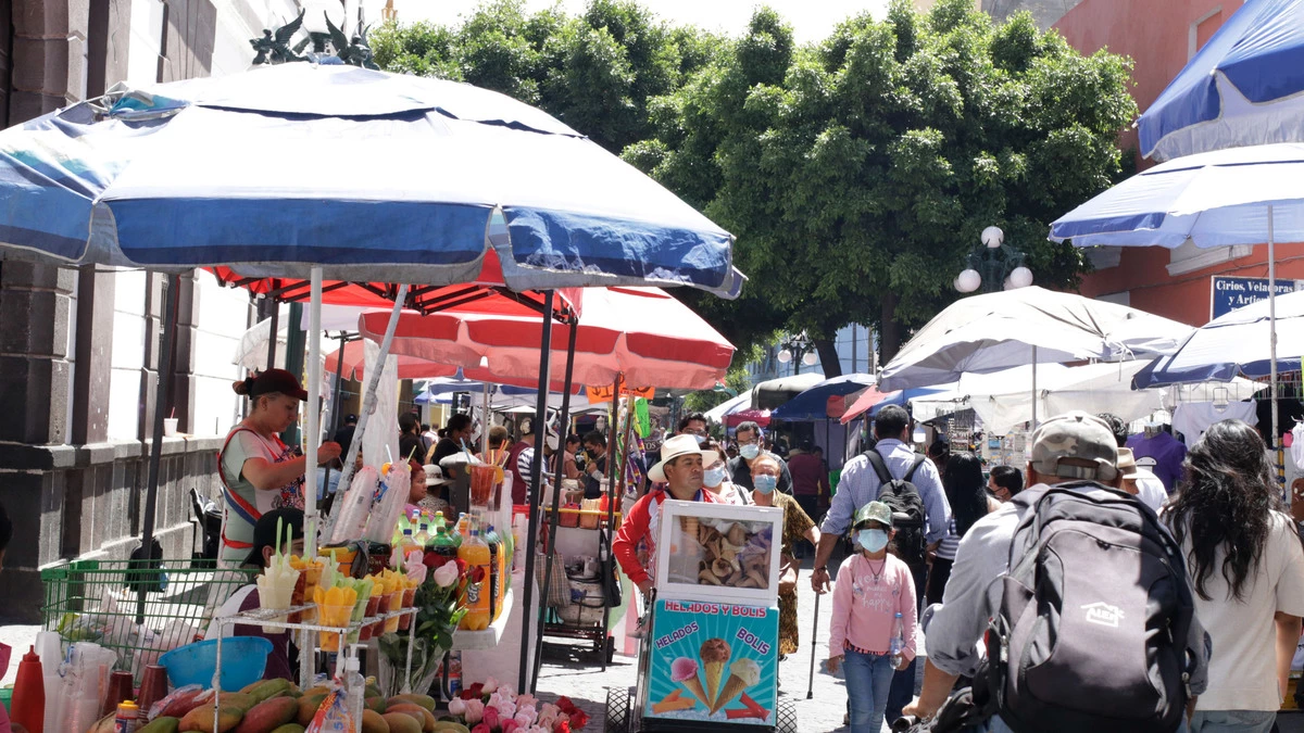 El 56.3% de la población ocupada en Puebla capital trabaja en la informalidad