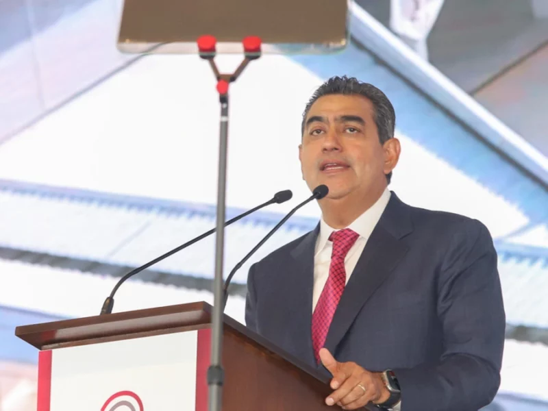Ingresan al gobernador de Puebla, Sergio Salomón, al hospital por reacción alérgica 