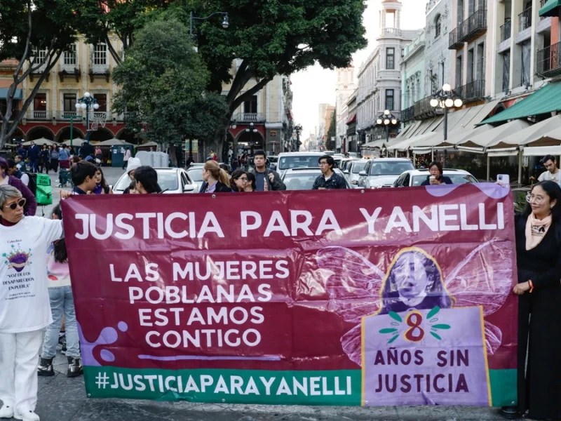 Mujeres sobrevivientes de feminicidio exigen justicia en Puebla este 25N