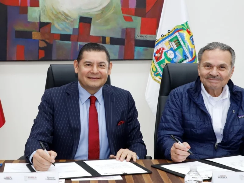 Puebla firma convenio con Infonavit para la construcción de viviendas  