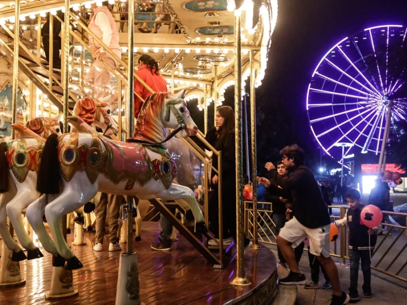 Costos de la Estrella de Puebla y el Carrusel Veneciano en el Parque Sendela
