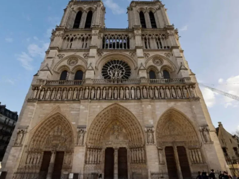 Después de 5 años, la Catedral de Notre-Dame abre sus puertas otra vez