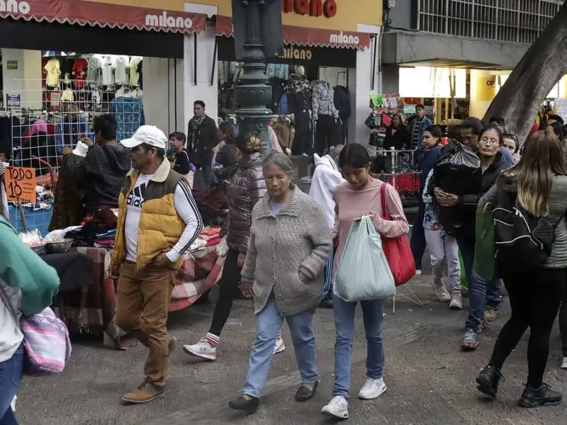 Cierran calles en el Centro Histórico de Puebla por alta afluencia de personas  