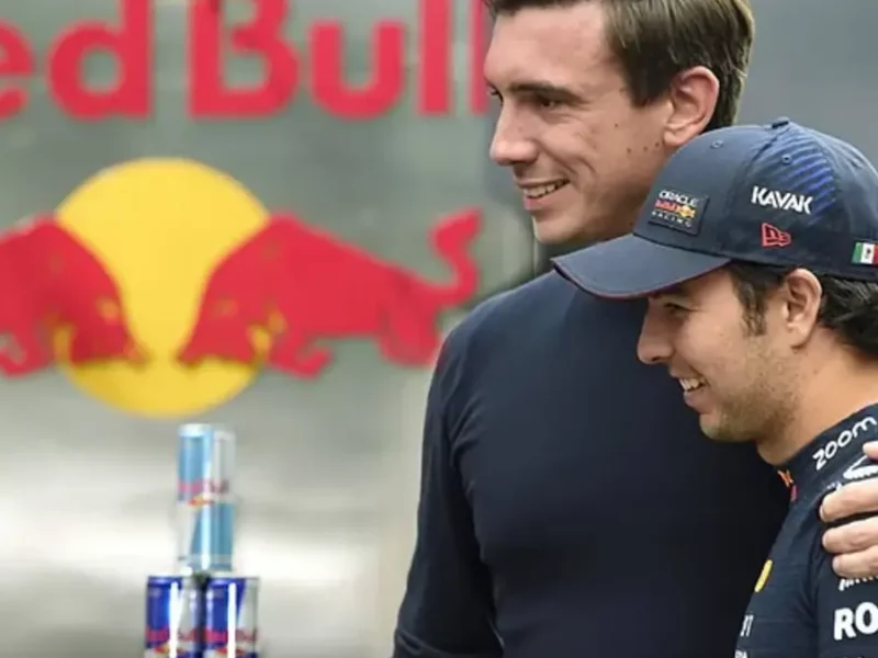 El efecto Checo Pérez: dueño de Red Bull pierde 900 mdd tras salida del mexicano 