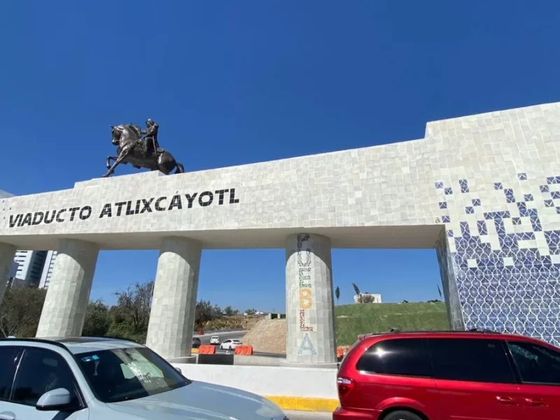 ¿Nostalgia morenovallista? Tapizan de talavera el nuevo distribuidor del Periférico de Puebla