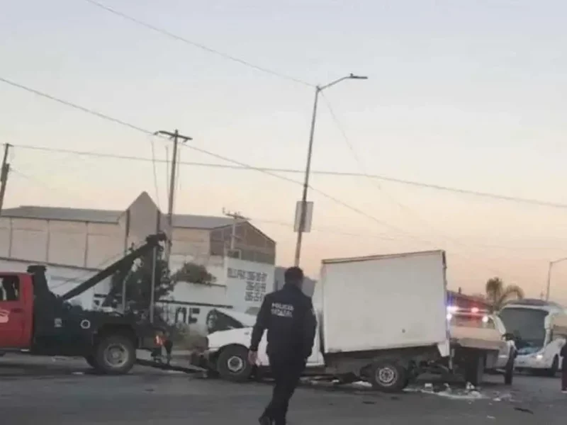 Volcadura sobre la Puebla-Tehuacán provoca tráfico intenso en la zona  