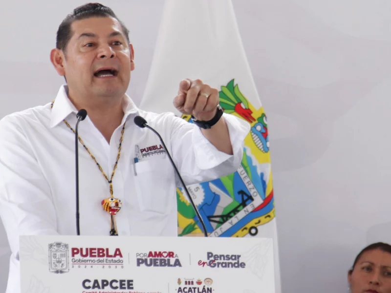 Armenta financiará el enganche para unidades eléctricas del transporte público en Puebla 