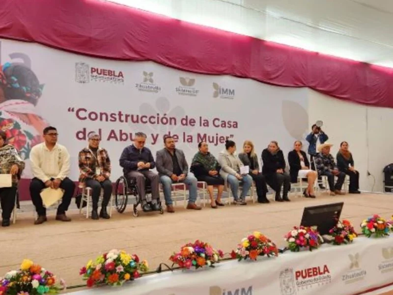 Presentan proyecto de construcción de la “Casa del Abue y de la Mujer” en Zihuateutla