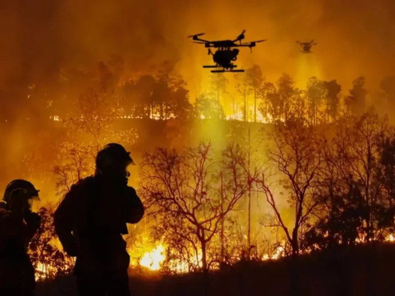 ¡Los Ángeles en llamas! Incendios consumen hogares de las celebridades  