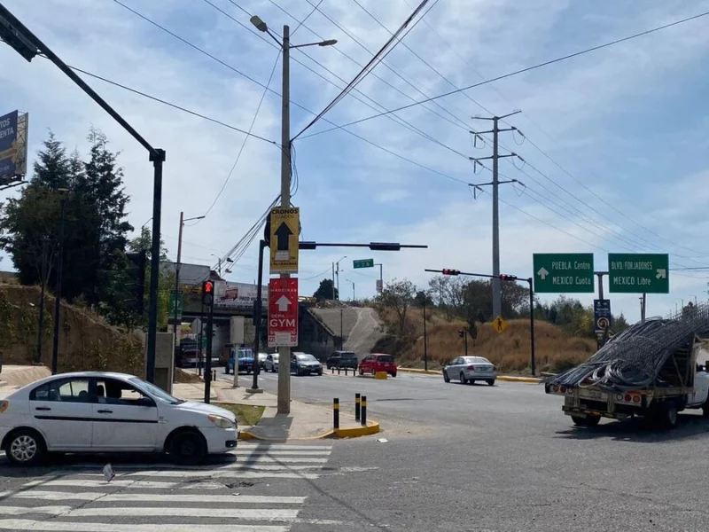 FOTOS: Mejoran cruce para usuarios de RUTA 4 en Cuautlancingo, pero exigen vigilancia