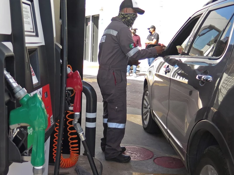 Puebla arranca el año sin gasolinazo; estos son los precios del combustible en la capital