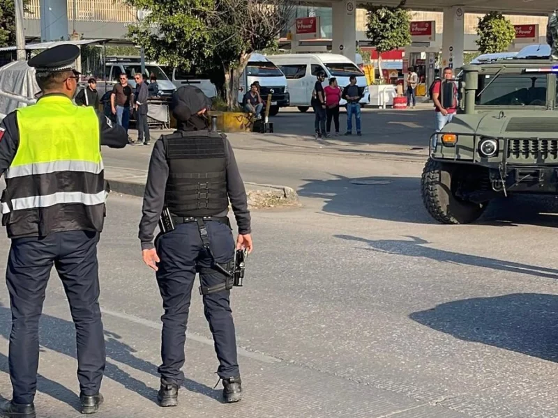 Conflicto entre taxistas cerca de la CAPU provoca movilización policiaca