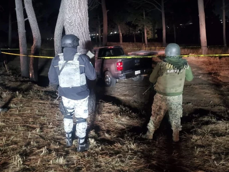 Abandonan dos vehículos con restos humanos en San Martín Texmelucan