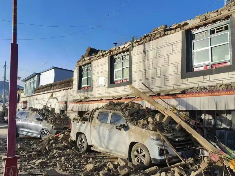 FOTOS: Terremoto en China deja cientos de muertos