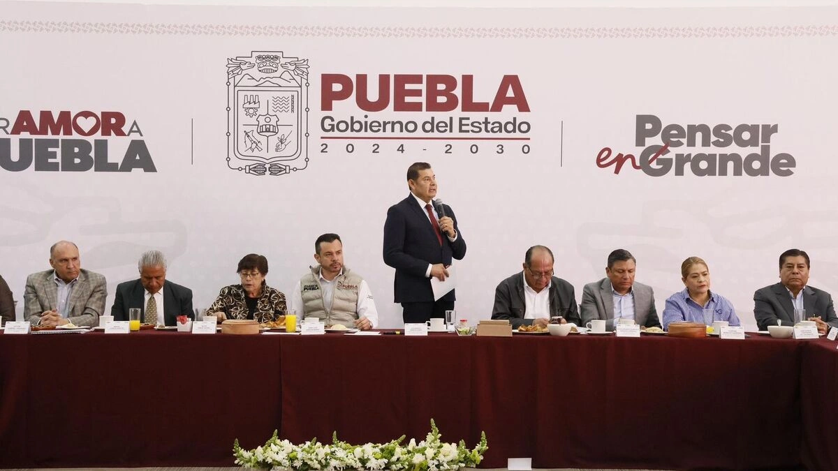Alejandro Armenta realiza la primera evaluación de los secretarios de su gabinete 