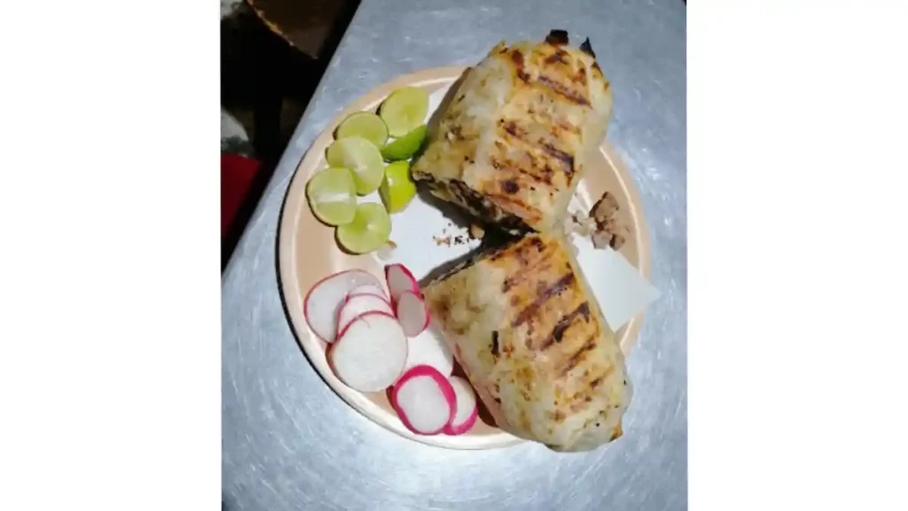 Burrito de la taquería El Compita.