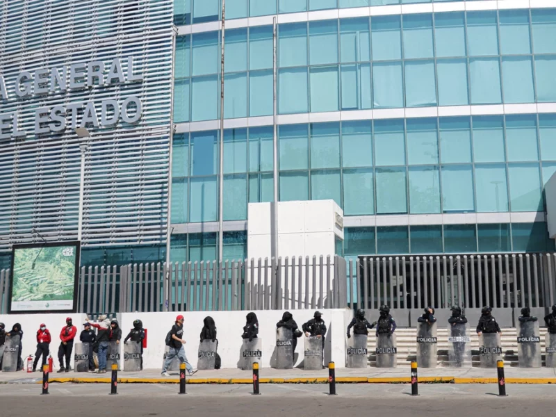 Fiscal promete que no blindará la FGE de Puebla durante las marchas del 8M