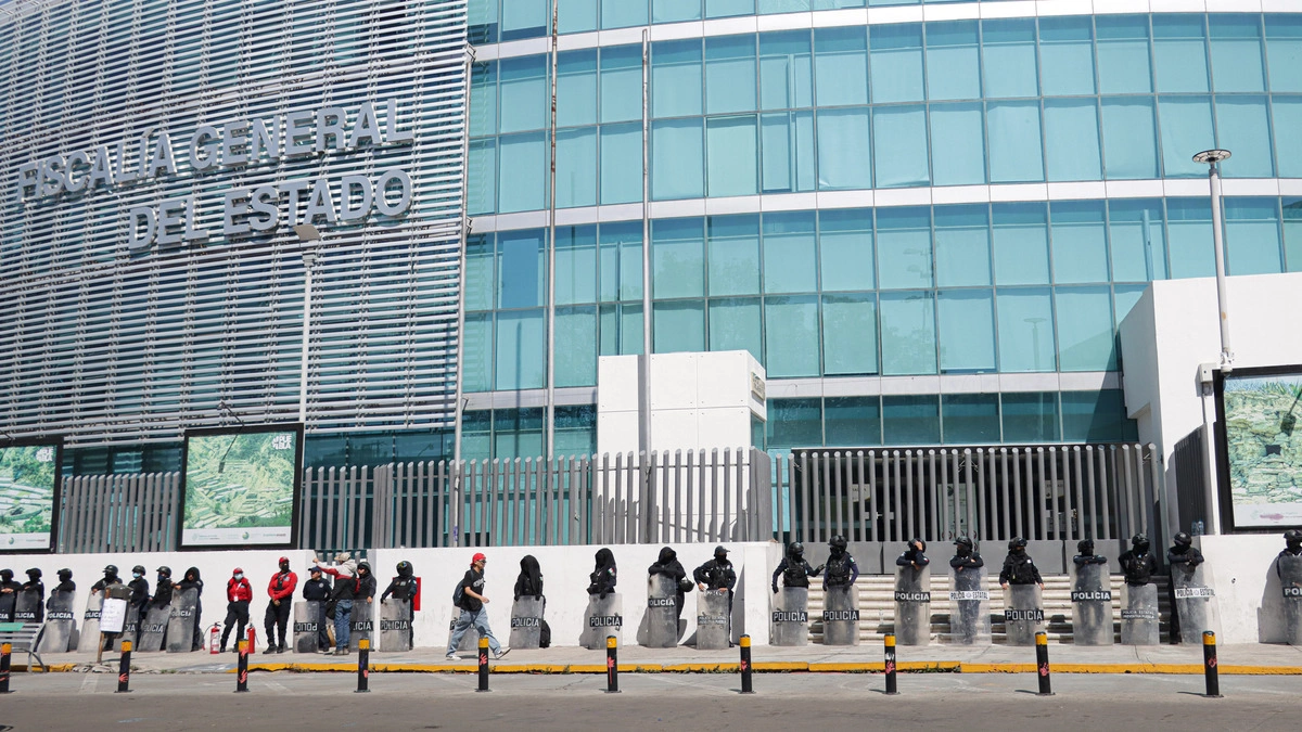 Fiscal promete que no blindará la FGE de Puebla durante las marchas del 8M