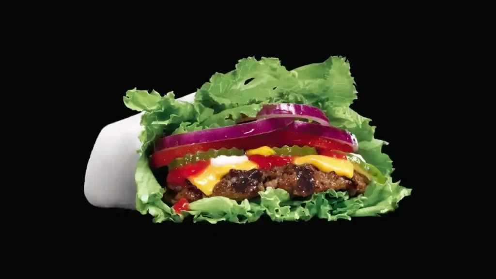 Low carb Big Angus Burger, una opción ligera del menú de Carl's Jr.