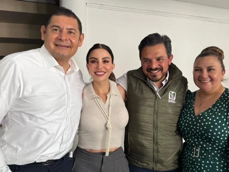 Se reúne Nay Salvatori con Zoé Robledo para gestionar un nuevo hospital en Cholula  