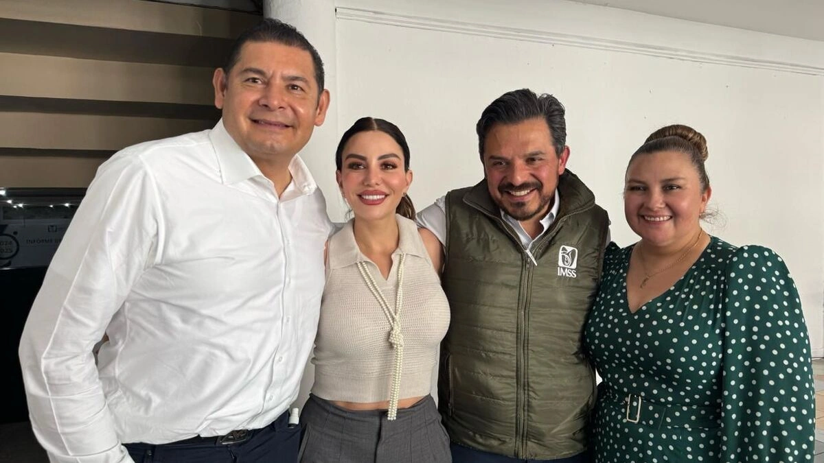 Se reúne Nay Salvatori con Zoé Robledo para gestionar un nuevo hospital en Cholula  