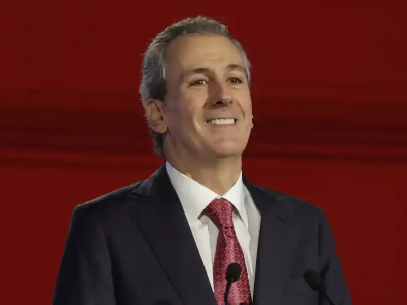 Pepe Chedraui en la sesión de instlación del Ayuntamiento de Puebla.