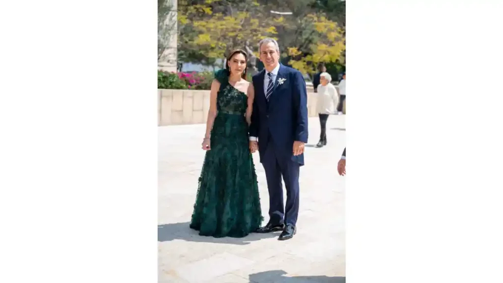 Pepe Chedraui y su esposa María Elise Budib en la boda de su hijo José.