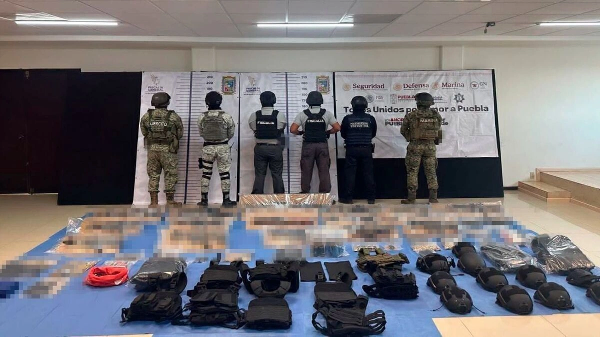 En cateo en San Martín Texmelucan, decomisan lanzagranadas y armamento antiblindaje