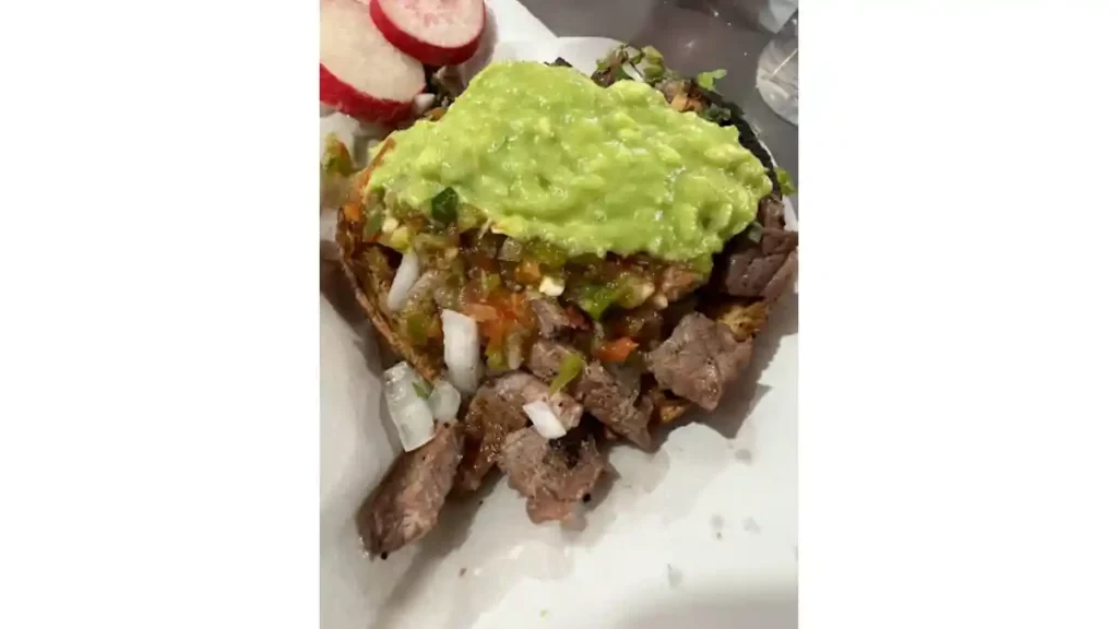 Tostada de asada de Las Ahumaderas.