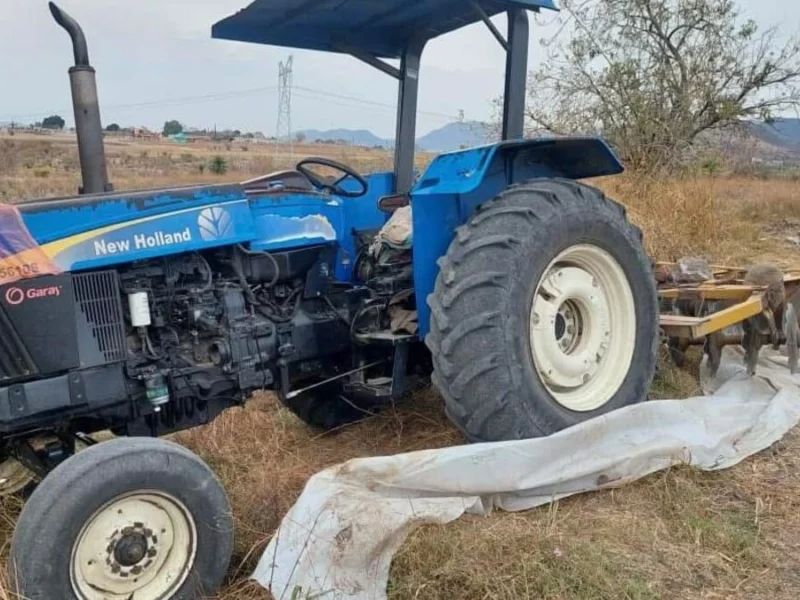 Hombre muere atropellado por su propio tractor en Atlixco