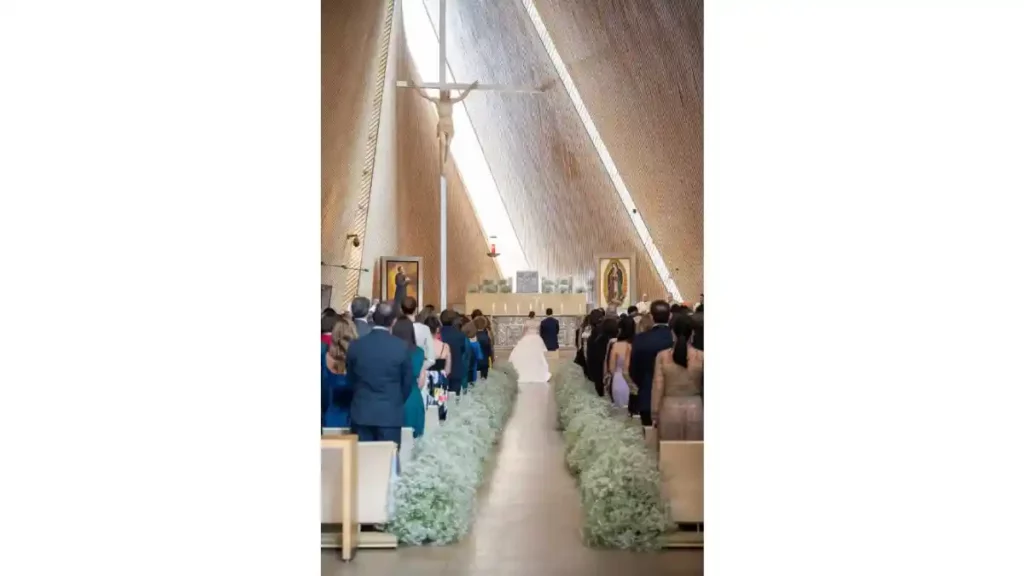 Ceremonia religiosa de José Chedraui y Ana Isabel Slim celebrada en CDMX.