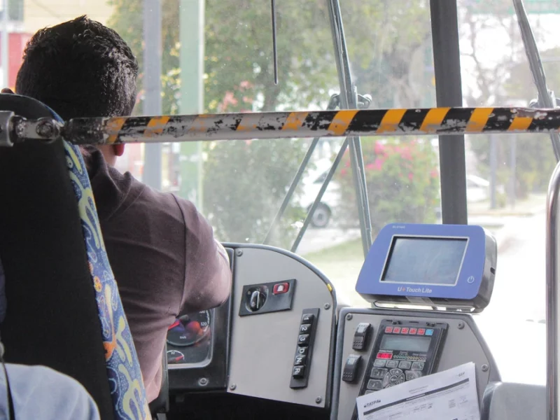 Nuevamente proponen botones de alerta en transporte público de Puebla; tendrían respuesta en 3 minutos