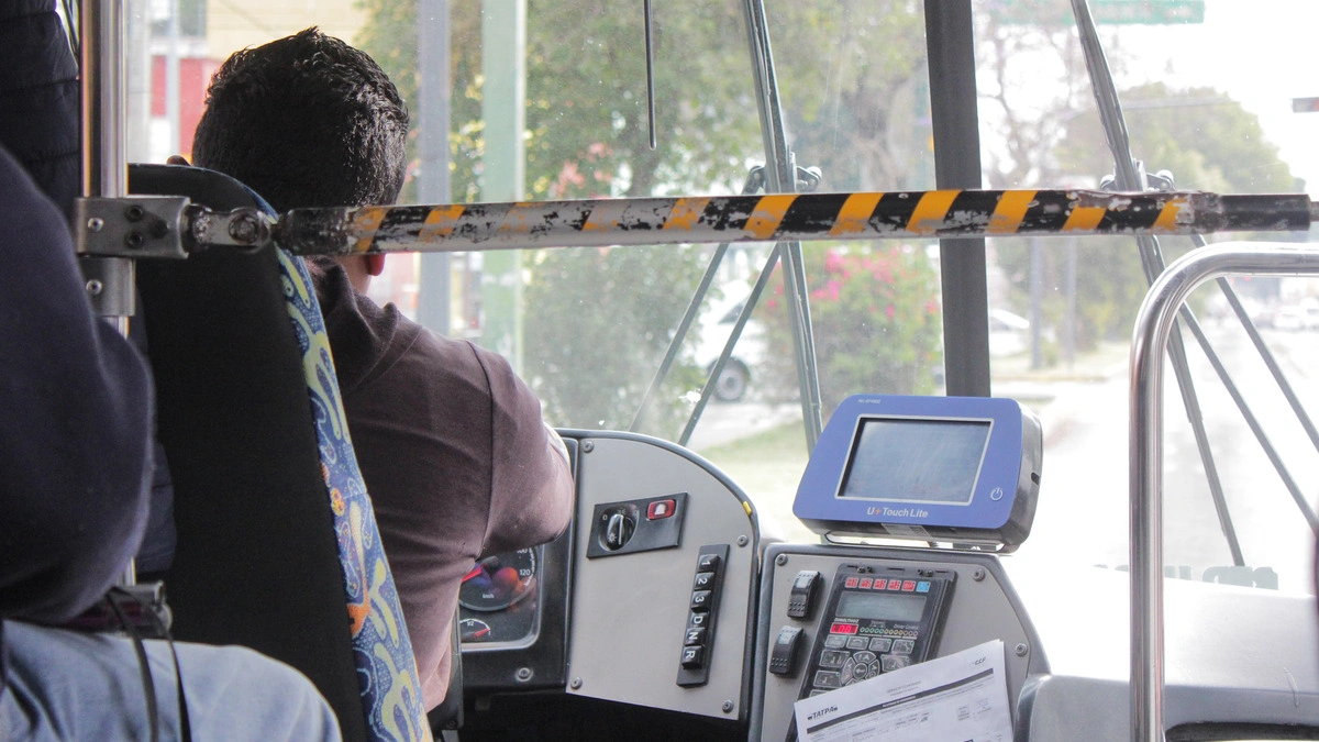 Nuevamente proponen botones de alerta en transporte público de Puebla; tendrían respuesta en 3 minutos