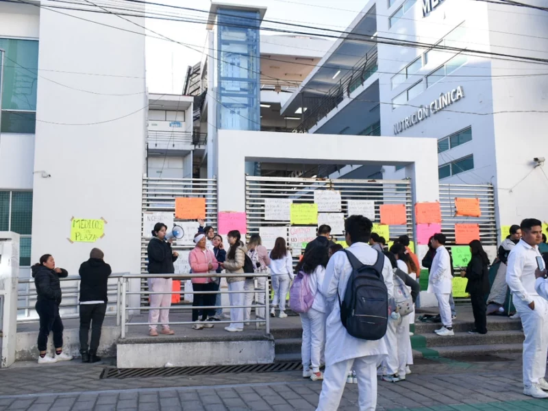 La BUAP se va a clases en línea tras la toma de sus instalaciones  