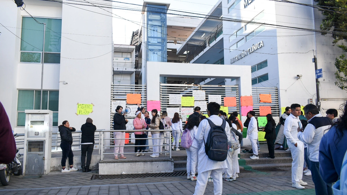 La BUAP se va a clases en línea tras la toma de sus instalaciones  