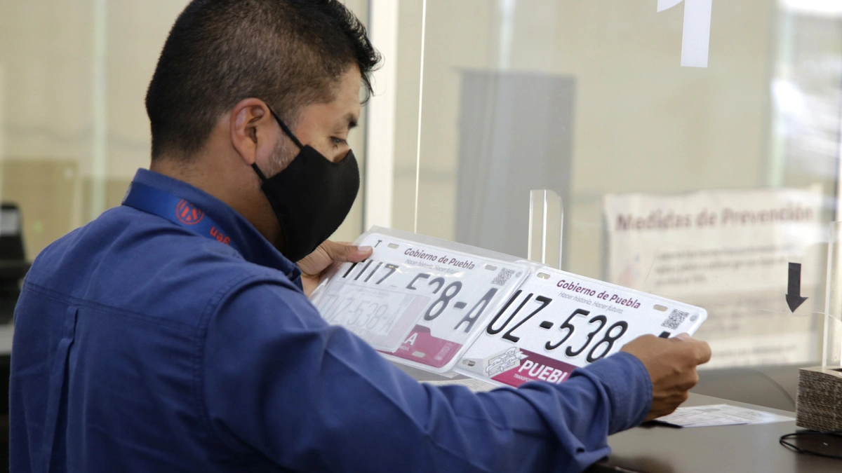 Gobierno adquirirá 40 mil nuevas placas para transporte público de Puebla