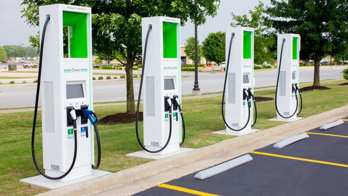 ¿Habrá estaciones de carga para taxis y transporte eléctrico en Puebla?