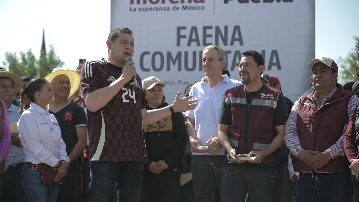 Villegas participa en la faena con el gobernador Alejandro Armenta en la colonia Constitución Mexicana