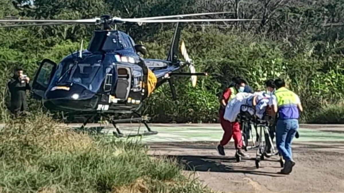 Realiza SUMA traslado aéreo de urgencia de Acatlán a Puebla de una mujer con preeclampsia severa