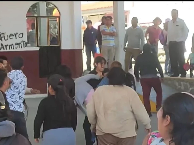 Golpean a edil auxiliar de La Resurrección cuando intentaba entrar a la presidencia