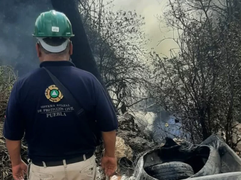 Incendio en barranca de Xonacatepec alerta a vecinos