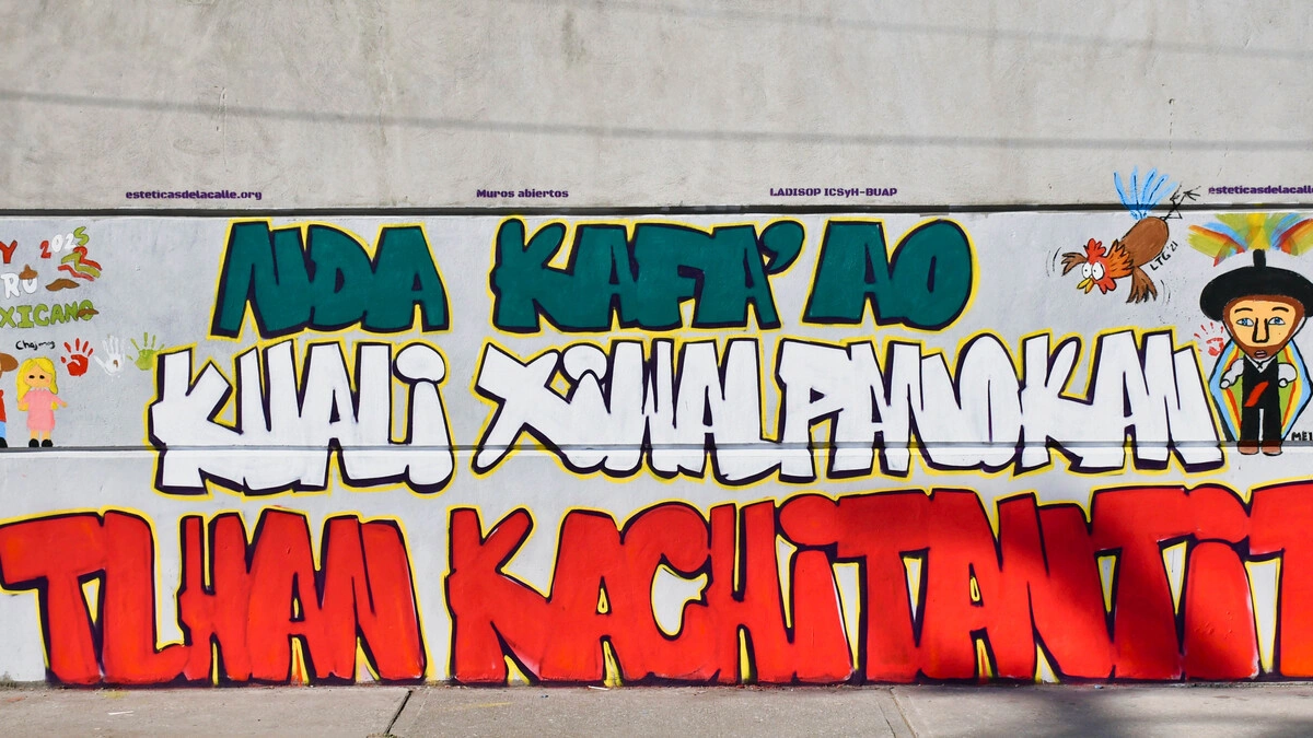 Con murales, impulsa la BUAP identidad cultural y lenguas maternas en escolares