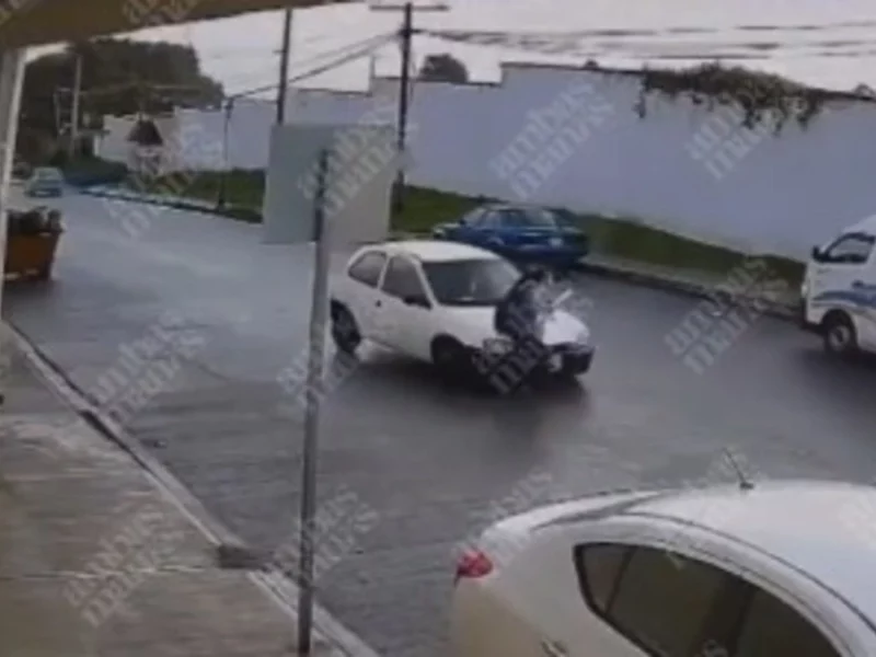 VIDEO: Atropellan a una niña en Teziutlán y se levanta como si nada