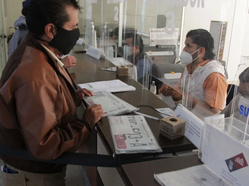 Descartan reemplacamiento para vehículos particulares de Puebla  