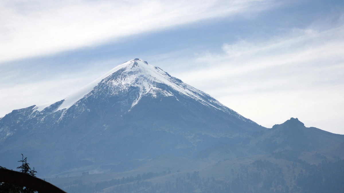 Dos jóvenes de Monterrey intentan hacer un reto en el Pico de Orizaba; uno murió  