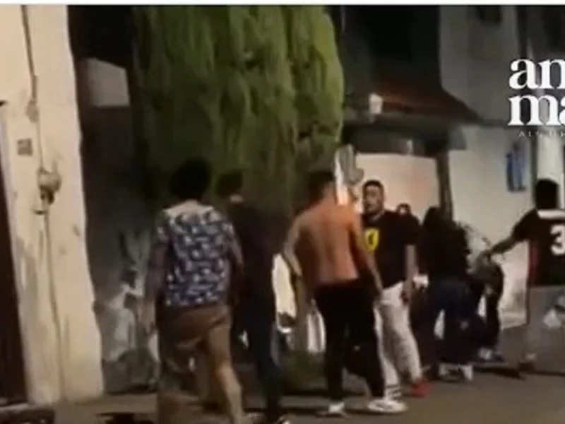 VIDEO: Riña campal en la colonia 10 de Mayo, volaron golpes y botellas 