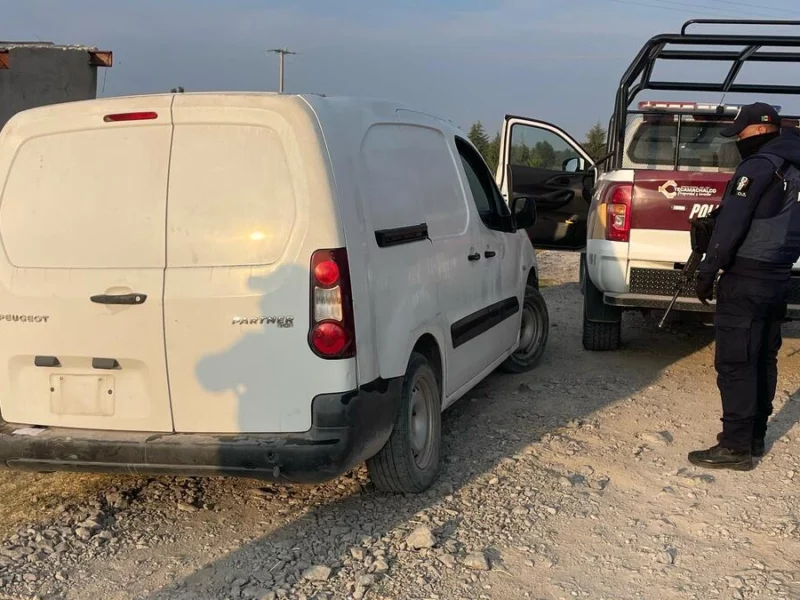 Policía Municipal y Marina recuperan un vehículo robado en Tecamachalco