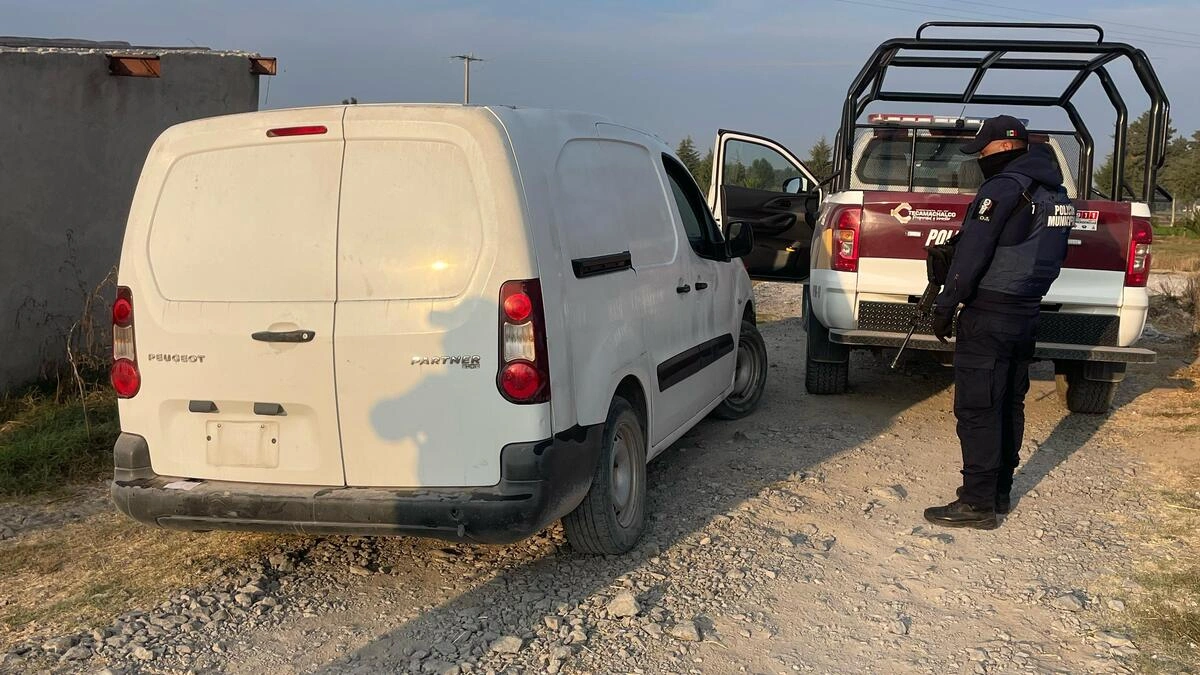 Policía Municipal y Marina recuperan un vehículo robado en Tecamachalco