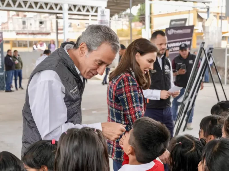 Entrega Pepe Chedraui techado escolar en la Primaria No. 16 Julián Hinojosa