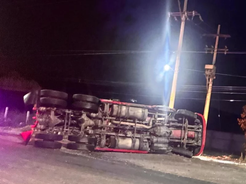 Policía de Tecamachalco detiene a asaltantes y recupera un tractocamión